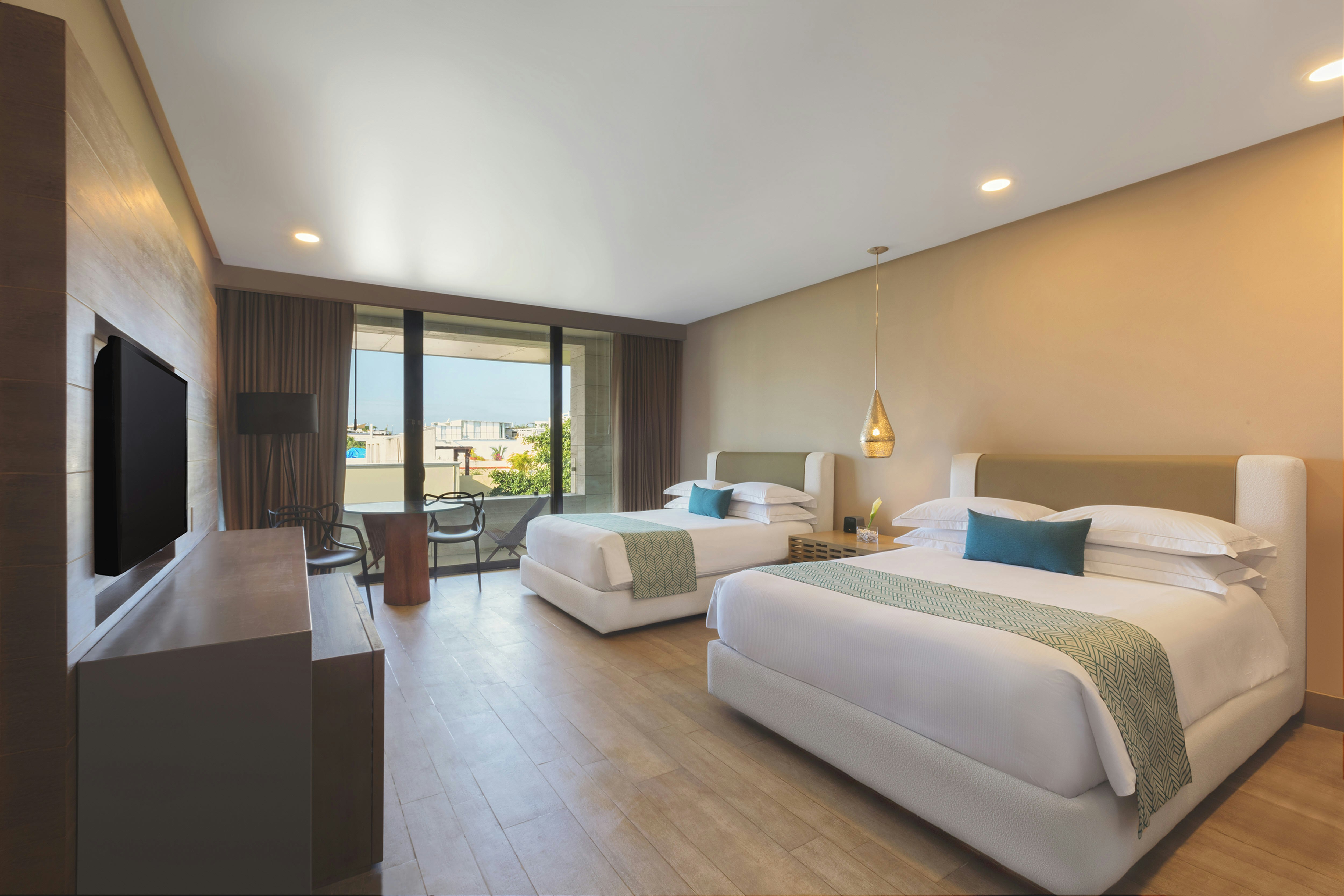 Superior, 2 Queen beds