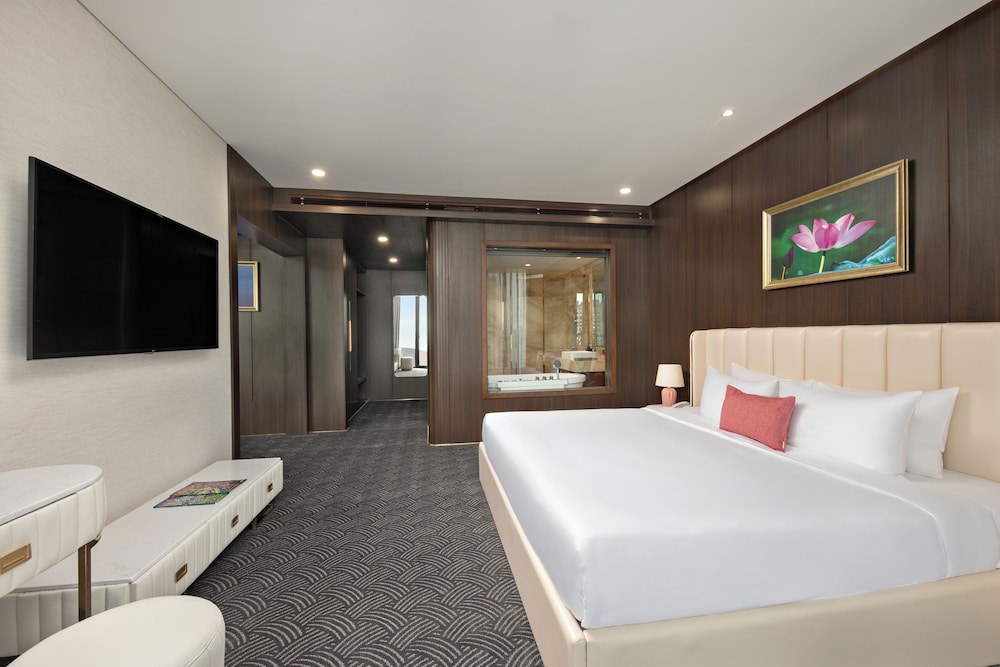 Golden Lotus Grand Hotel 13/49