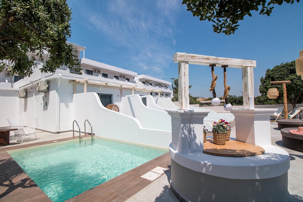 Malibu Boutique Studios 44/50