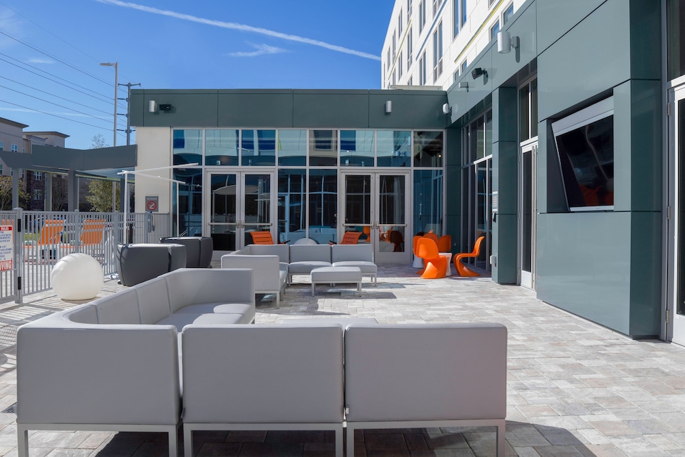Aloft Gainesville University Area 6/37