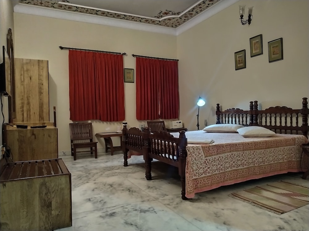Anuraag Villa 26/65