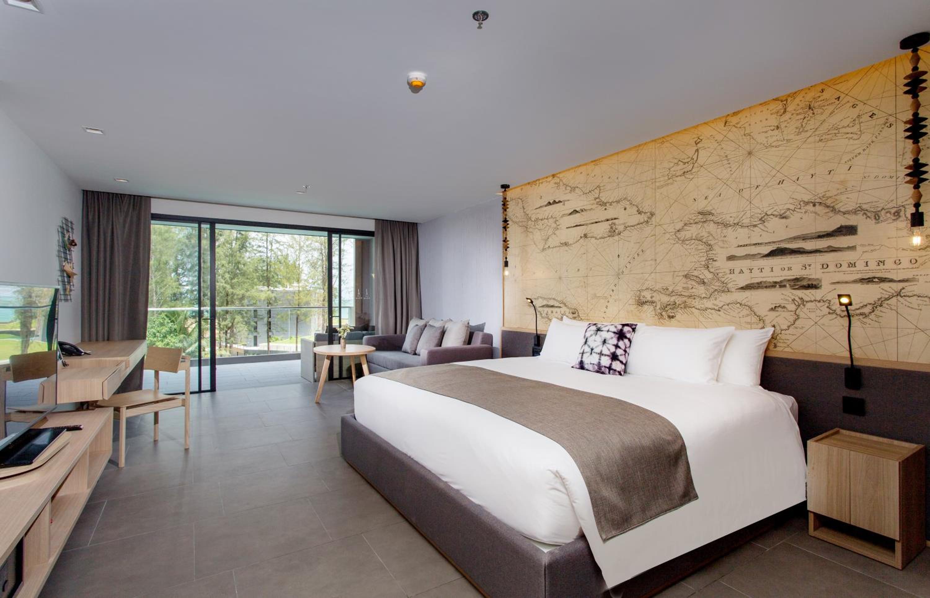 Deluxe, King Bed, Pool Side, Sofa