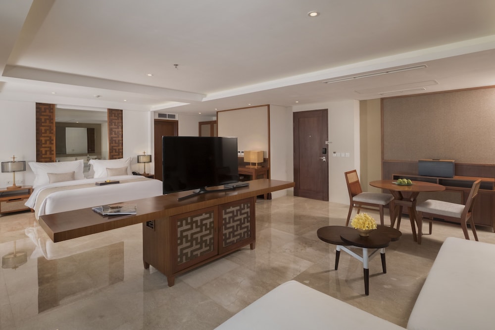 The Bandha Hotel & Suites 96/107
