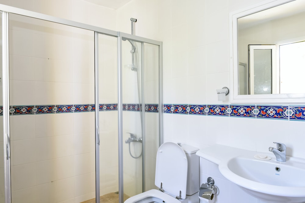 Marphe Hotel Suite and Villas 47/51