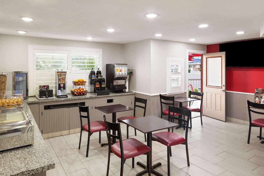 Ramada by Wyndham Medford Airport North 37/47