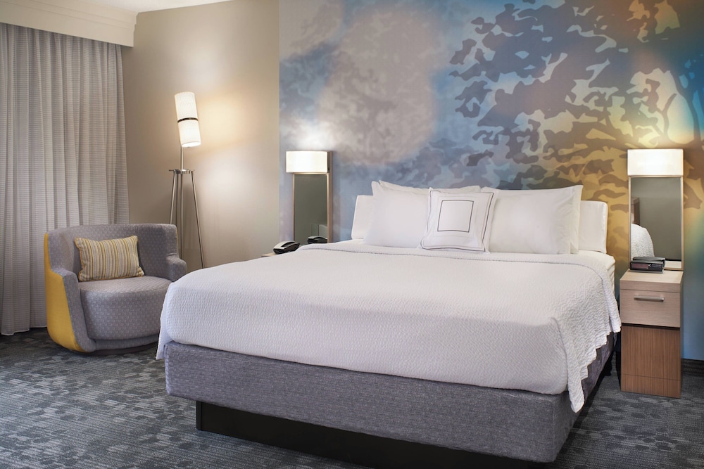 Room at Courtyard Cincinnati Covington, COVINGTON - KY