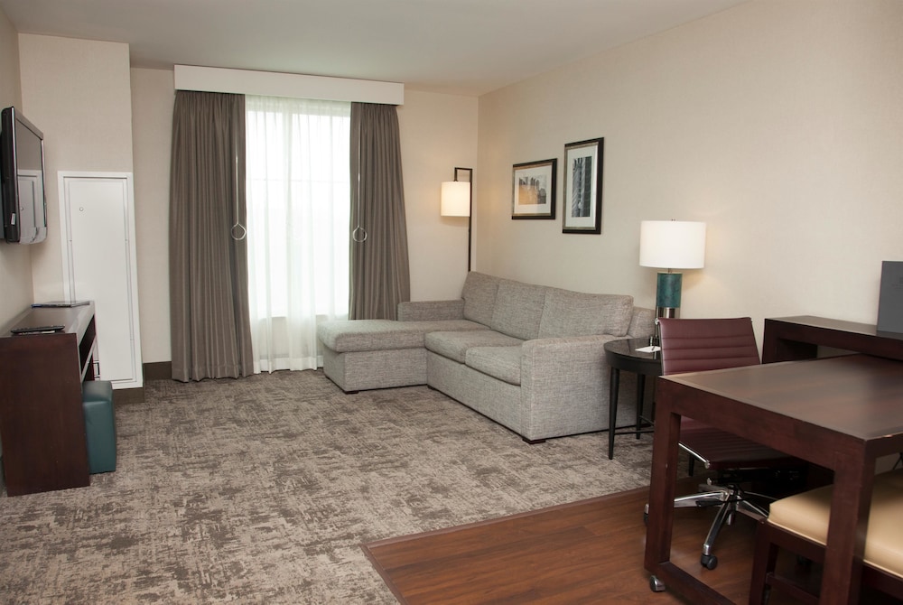 Embassy Suites Columbus - Airport 42/70