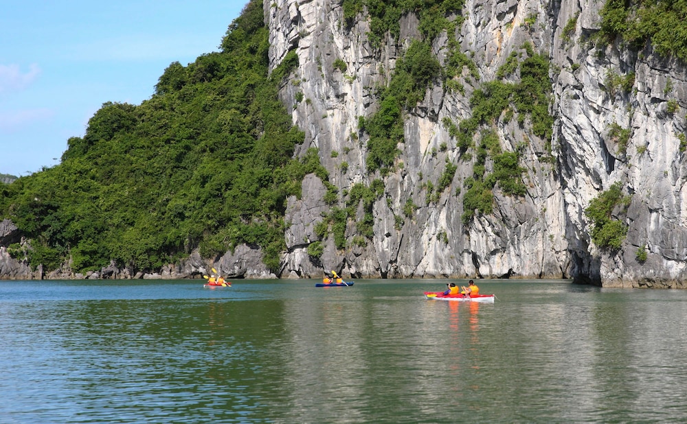 Halong Royal Palace Cruise 52/62