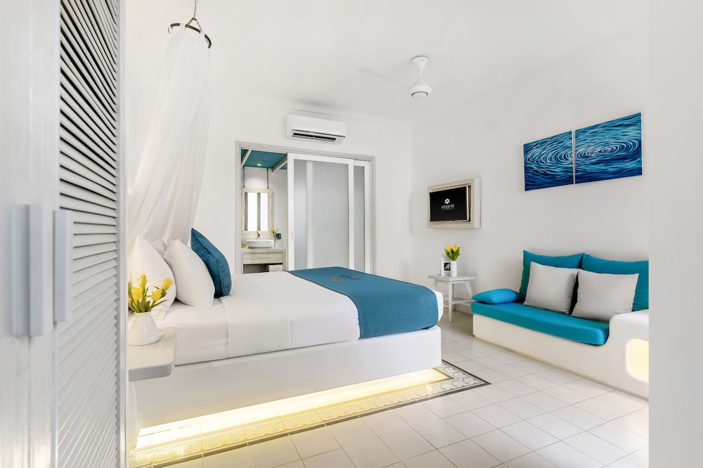 Garden, Bungalow, Queen Bed