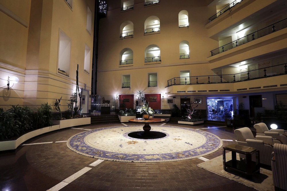 GRAND HOTEL YEREVAN 58/65