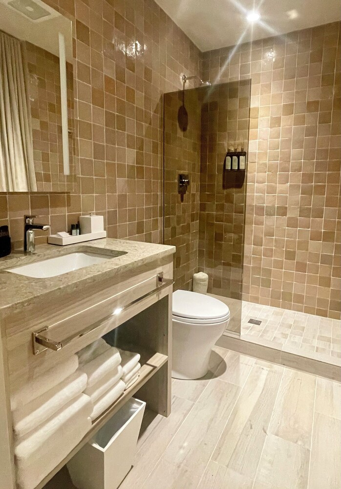 Luxx Plaza Hotel 47/51