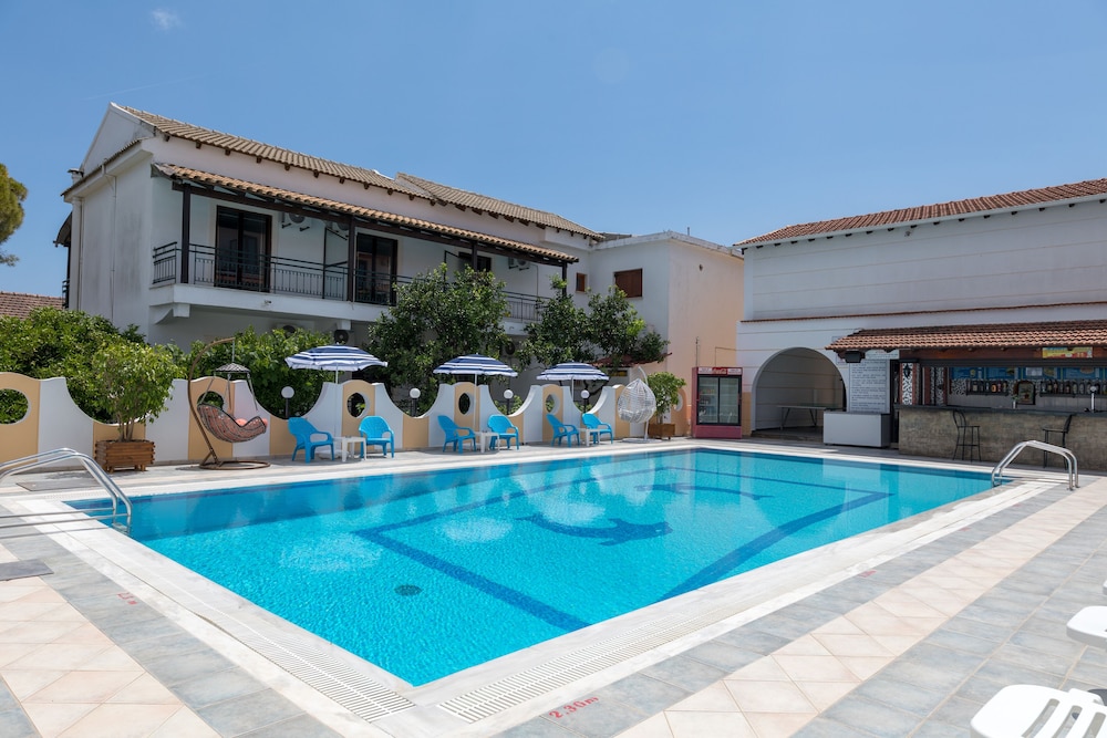 Lefkimi Hotel 12/53