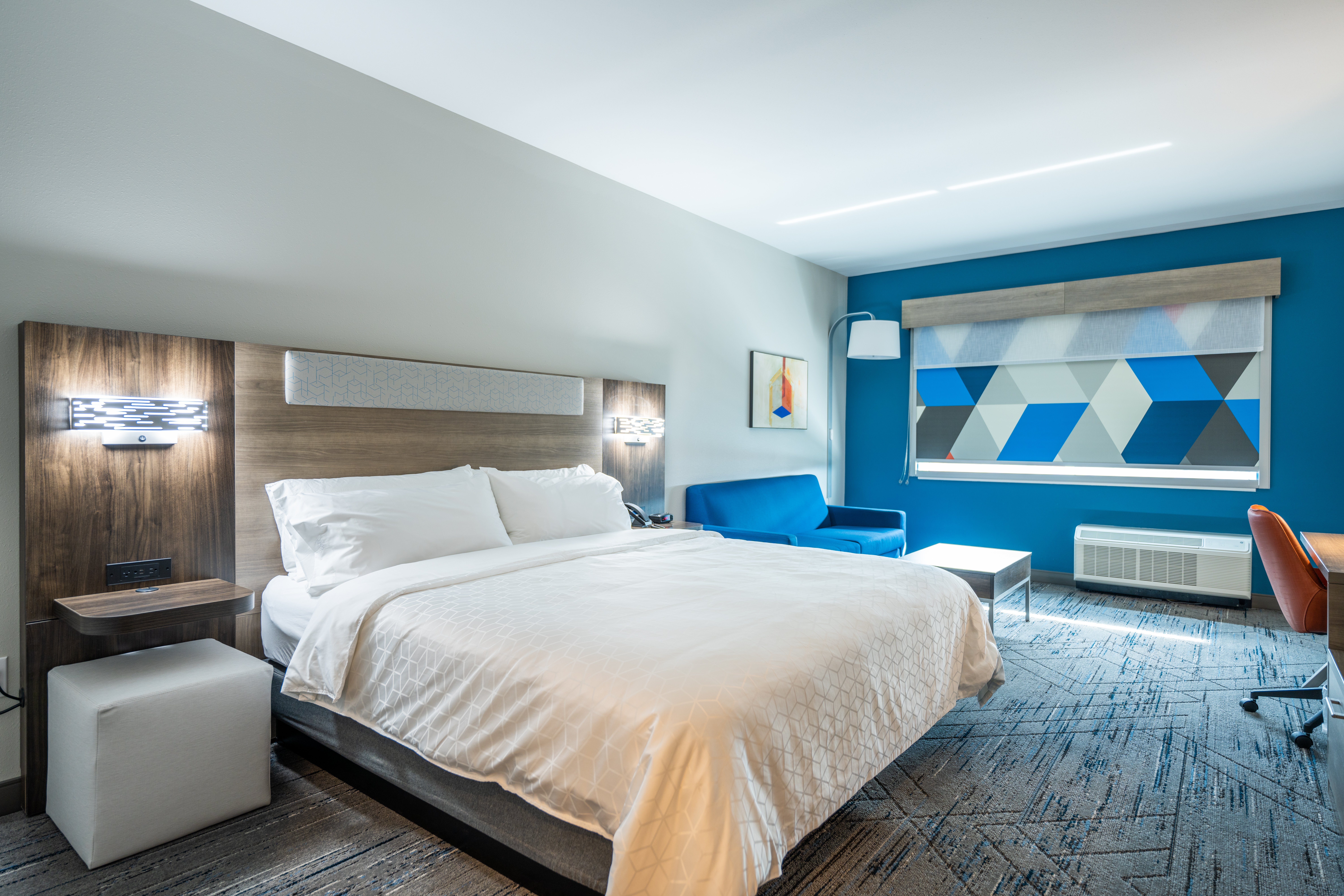 Holiday Inn Express & Suites Charlottesville - Monticello 15/65