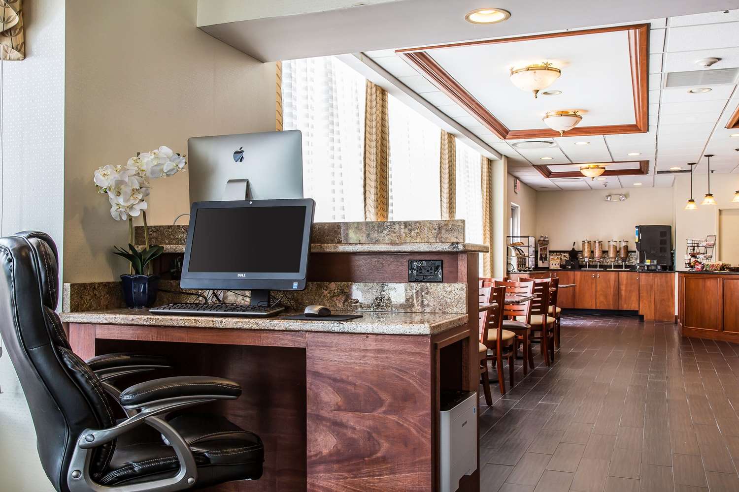 Hamden Hotel & Suites 22/26