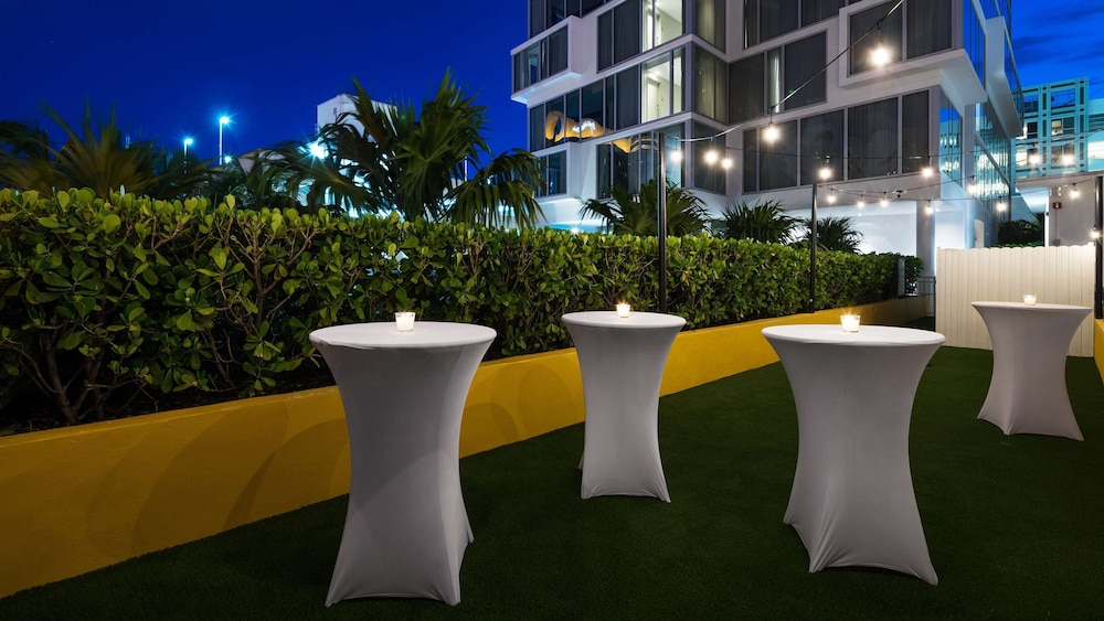 Hyatt Centric South Beach Miami 52/65