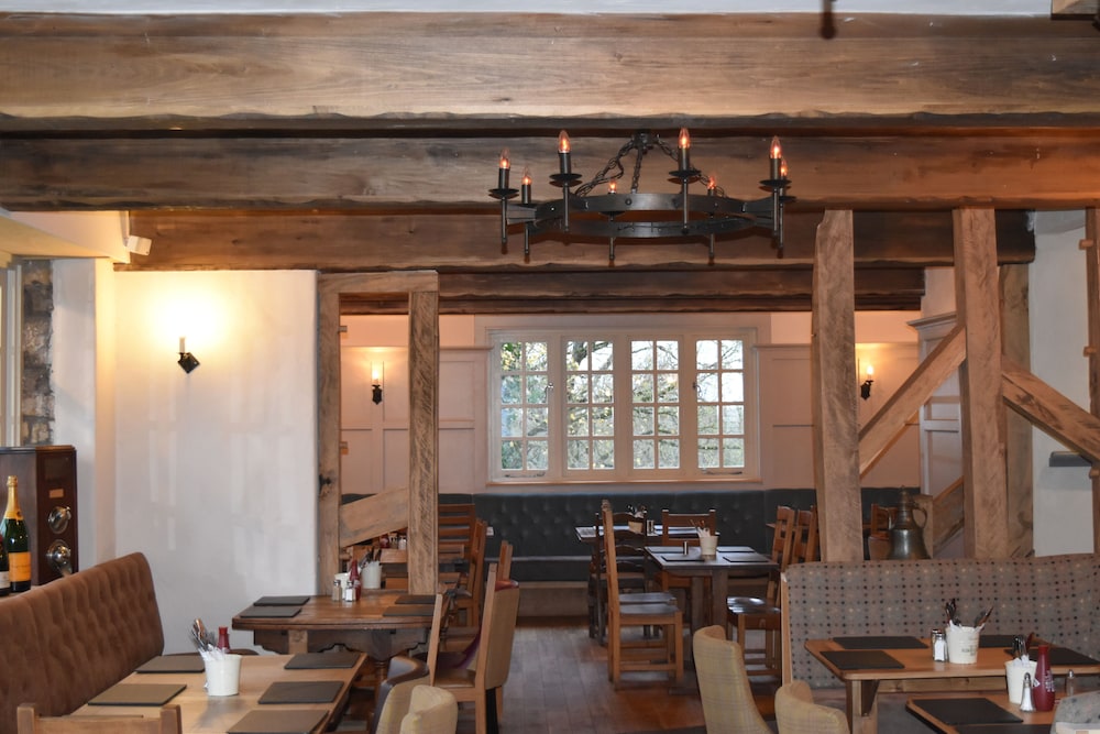 Three Horseshoes 27/41