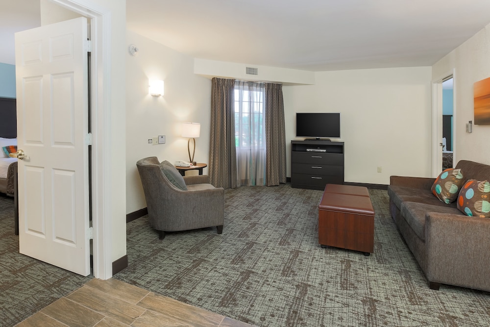 Staybridge Suites Philadelphia-Mt. Laurel 28/50