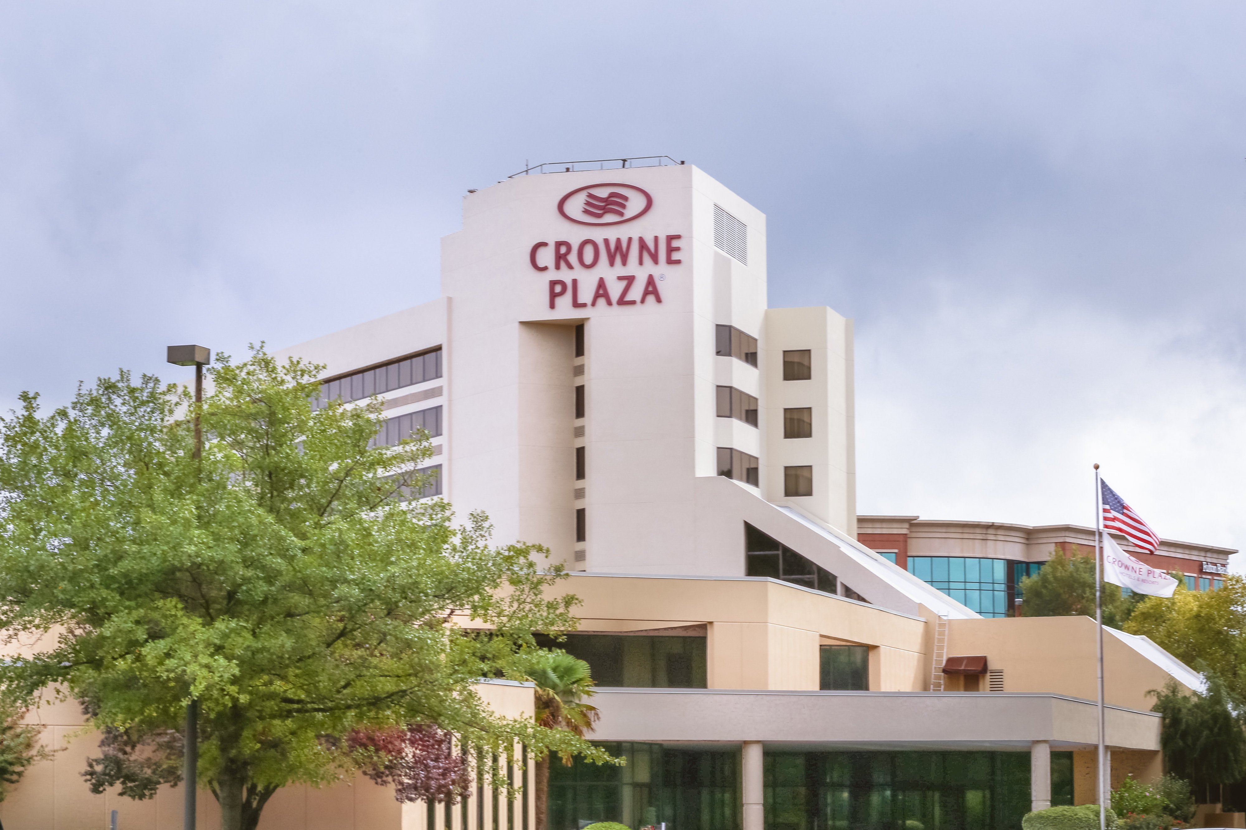 Crowne Plaza Virginia Beach Town Center 5/75
