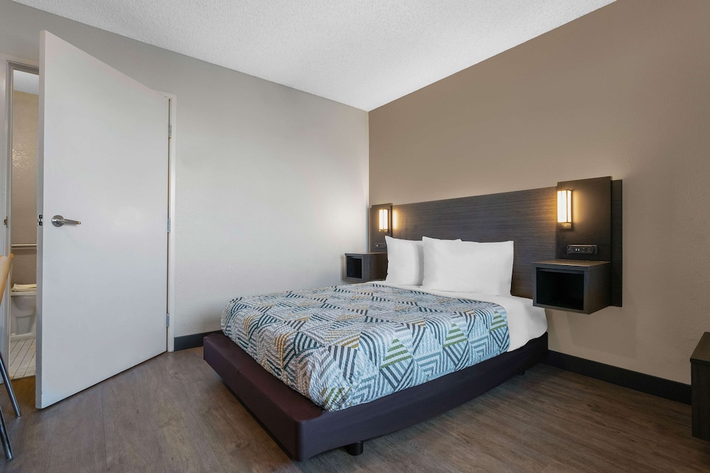 Motel6 Merced, CA - North 24/43