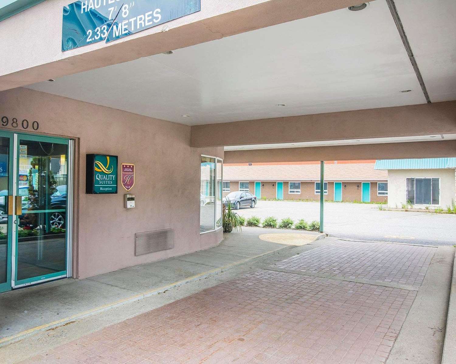 Quality Suites Sainte Anne de Beaupre 13/18