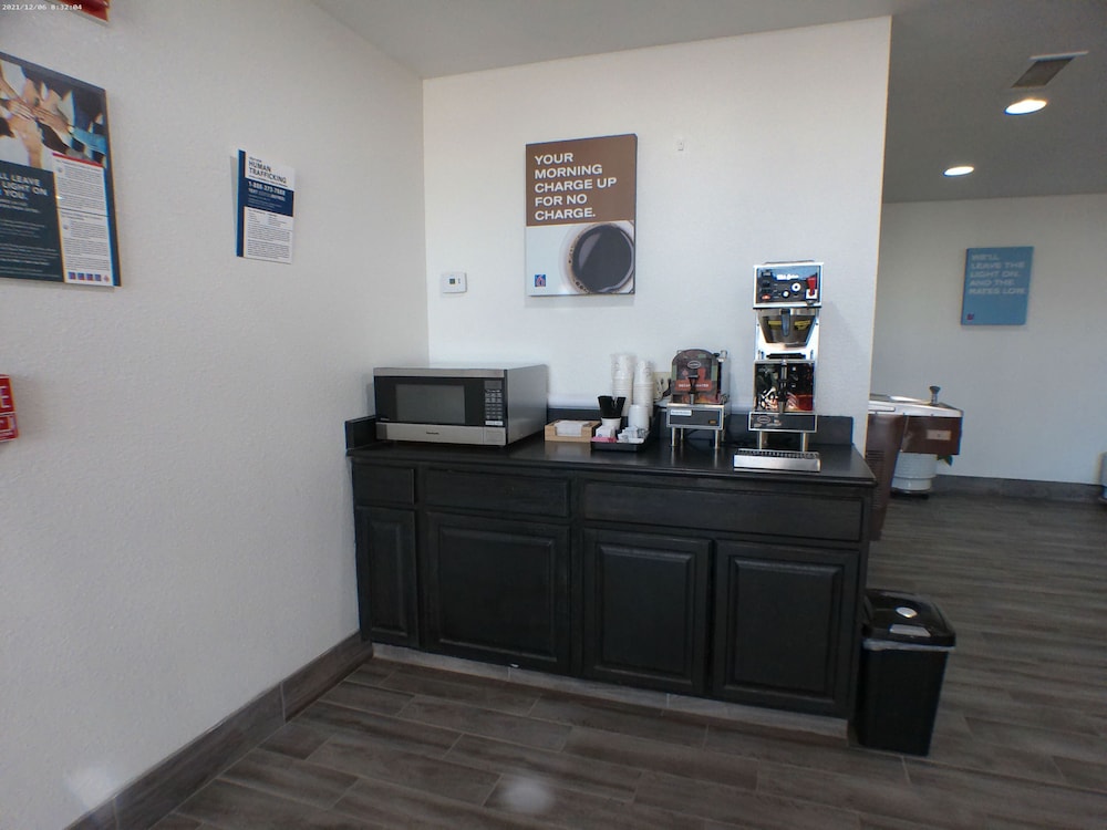 Motel6 Winslow, AZ 10/60
