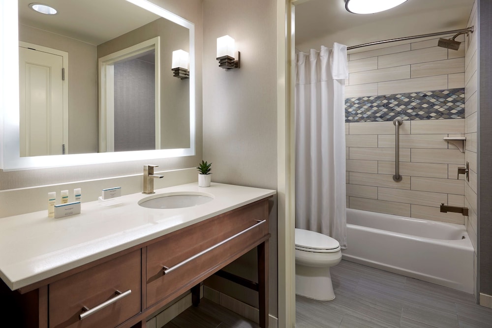 Homewood Suites by Hilton Los Angeles Redondo Beach 7/45