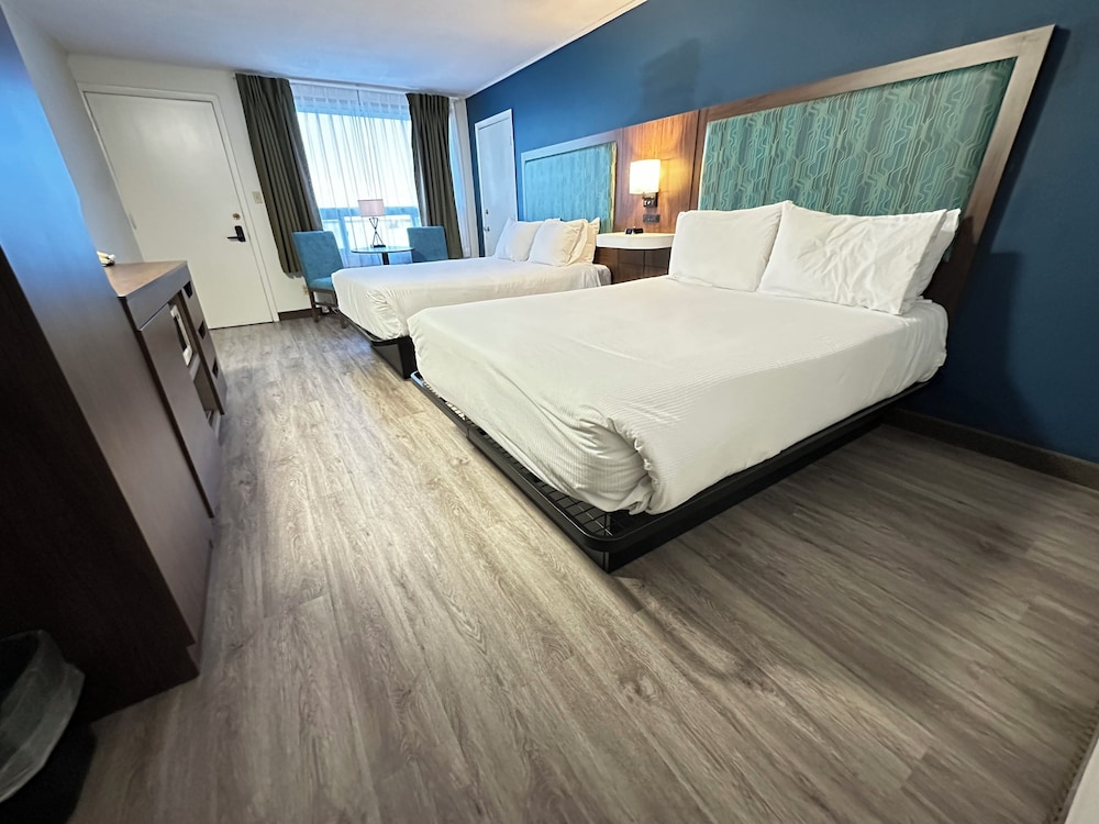 Drive Up, 2 Queen Beds, Pet Friendly