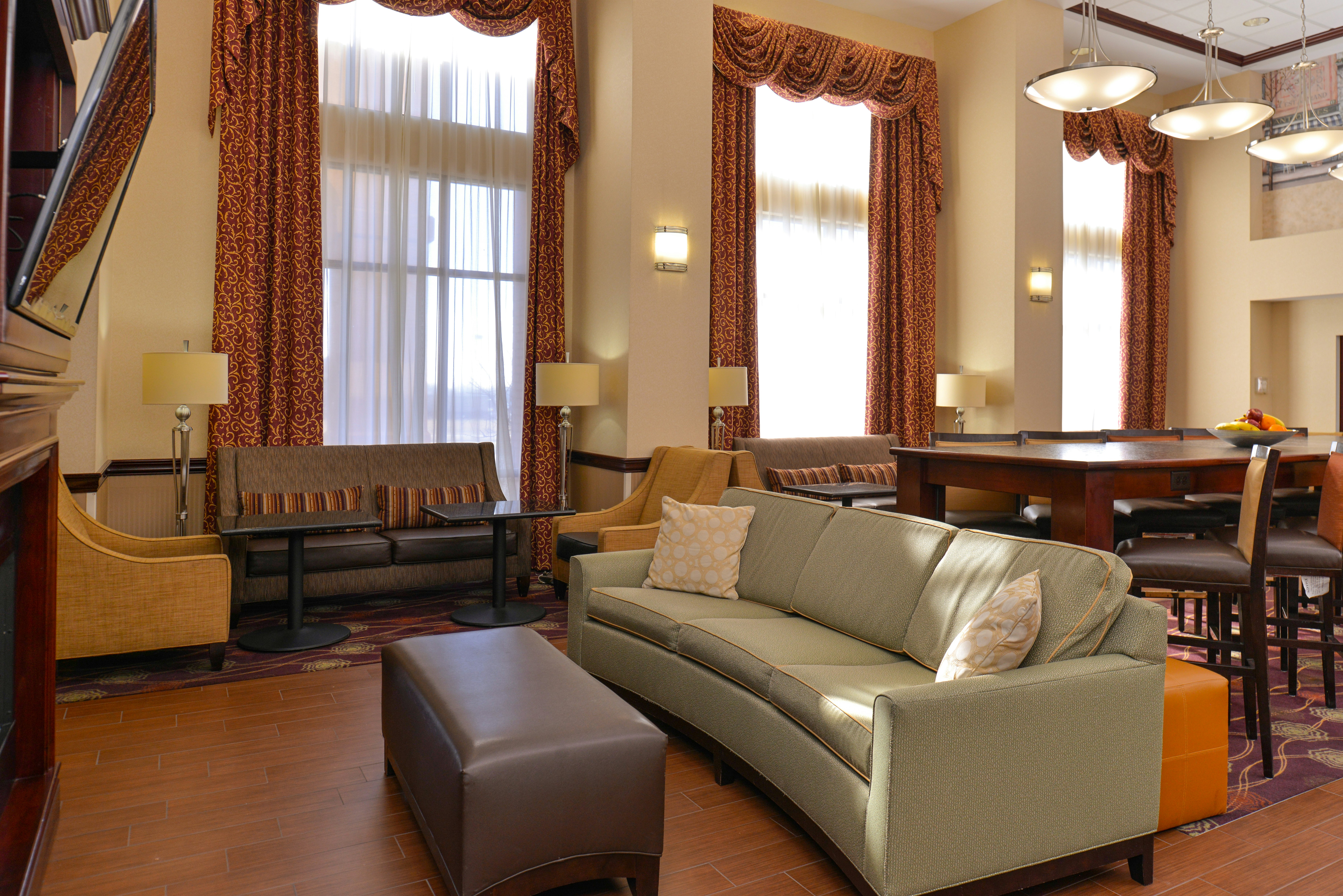 Hampton Inn Suites Dayton Vandalia 34/68