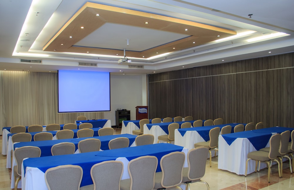 Country International Hotel 47/55