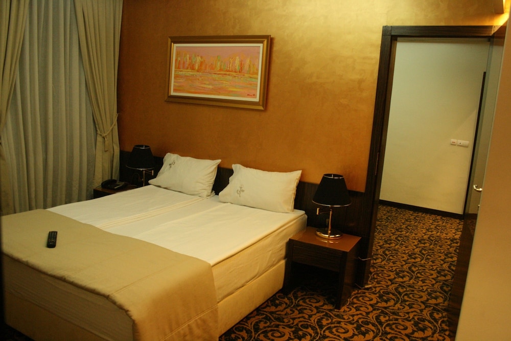 1 BEDROOM, DELUXE, SINGLE, DOUBLE BED, GARDEN VIEW, ACCESSIBLE