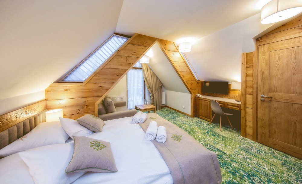 COMFORT, DOUBLE BED