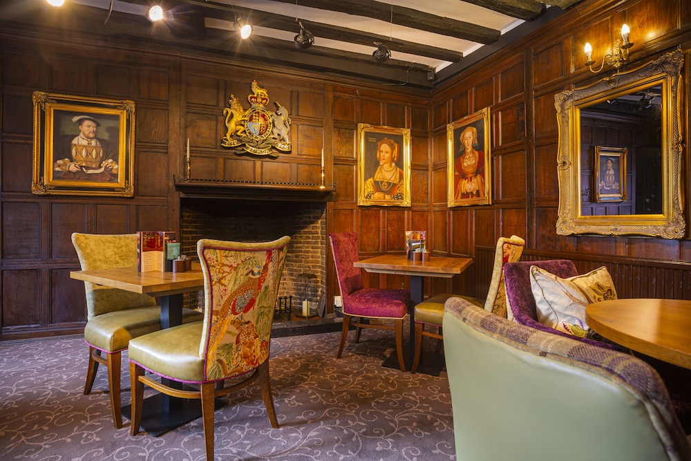 Tudor House Hotel 59/85