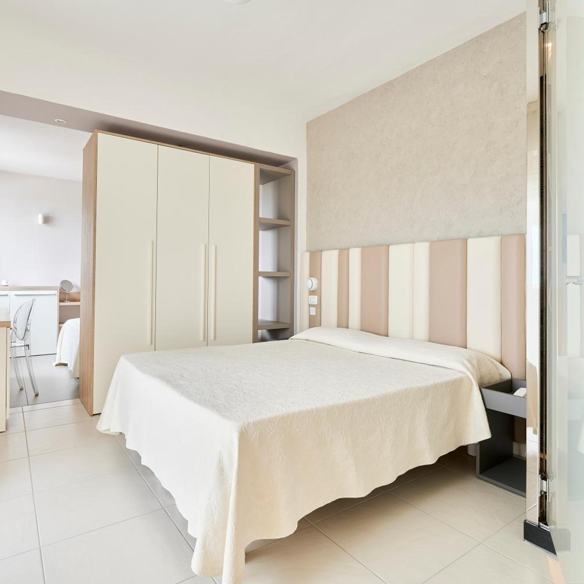 Luxury, Double Bed, Sea Front