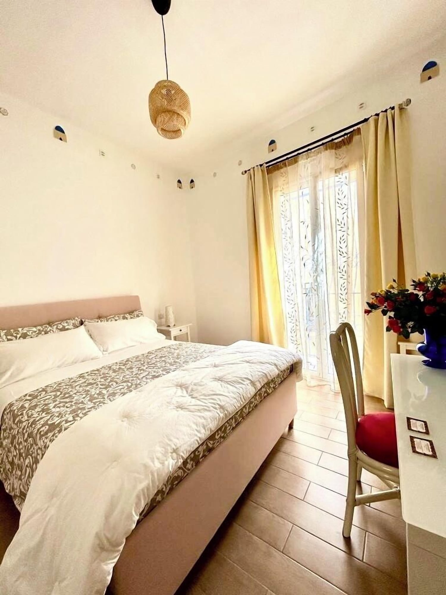 1 Bedroom, Deluxe, King Bed, Courtyard Area