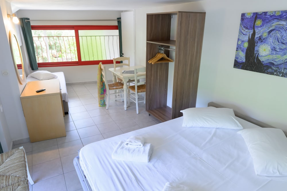 Rouda Bay Beach Hotel 15/50