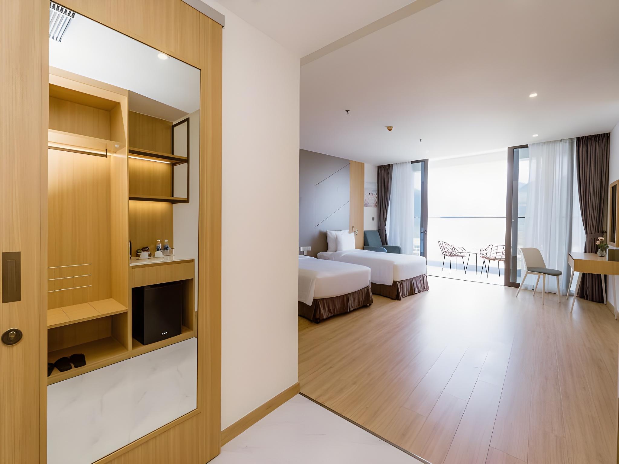 Deluxe, Triple, Sea View, Balcony