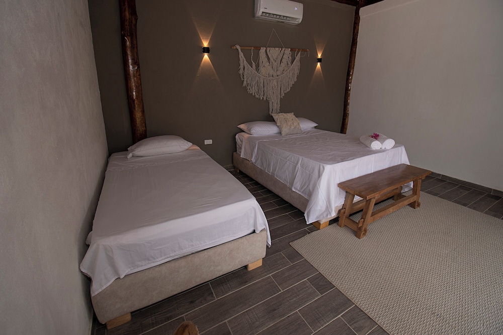 Santuario Beach Hostel 17/48