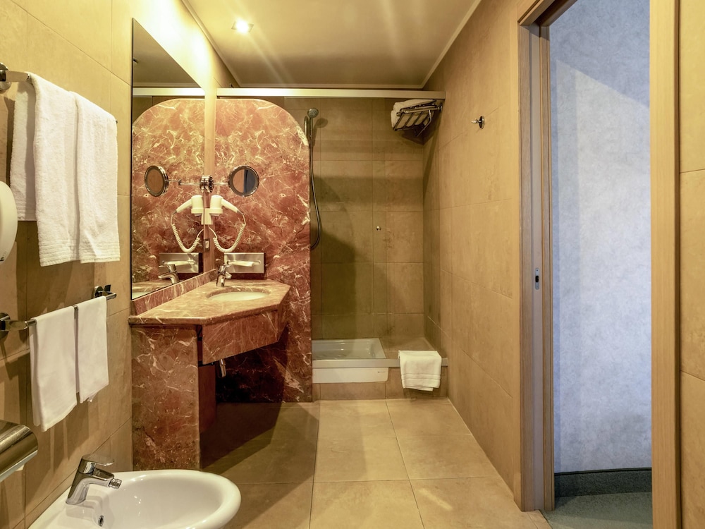غرفة قياسية بسرير فردي لذوي الإعاقة، Mercure Roma West 4/5