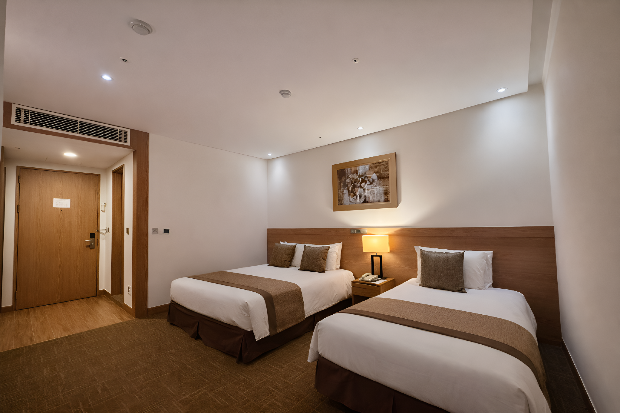 Inner, Deluxe, 2 Double Beds, No Window