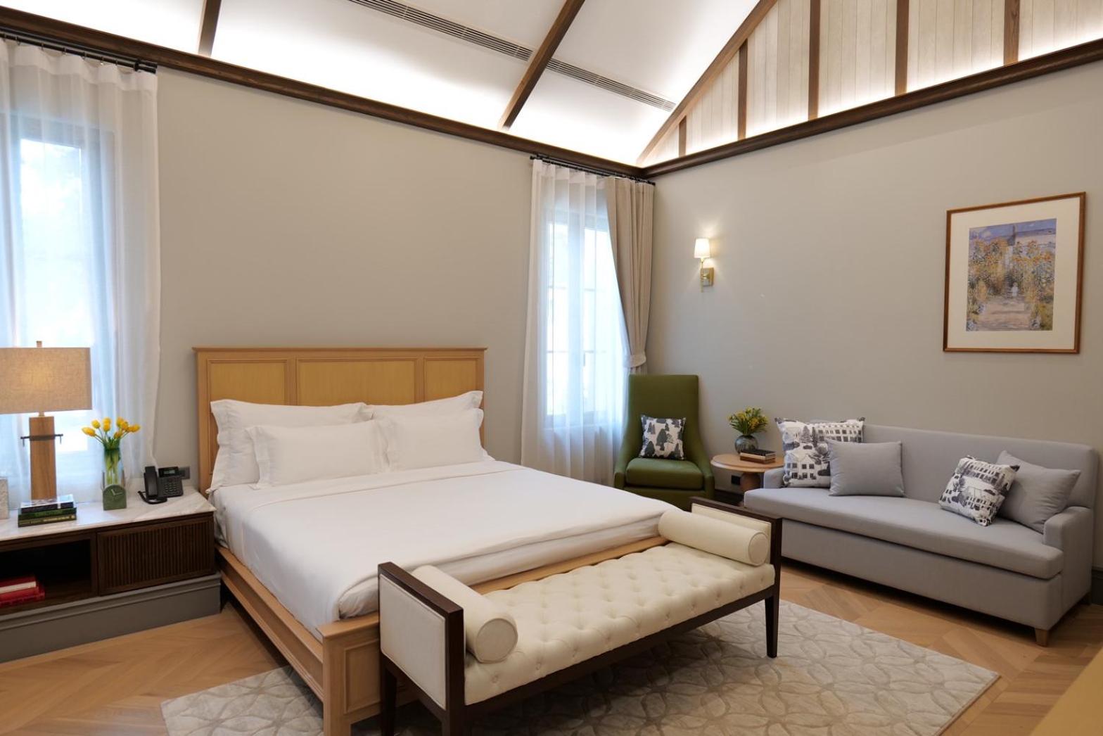 6 Bedrooms, House