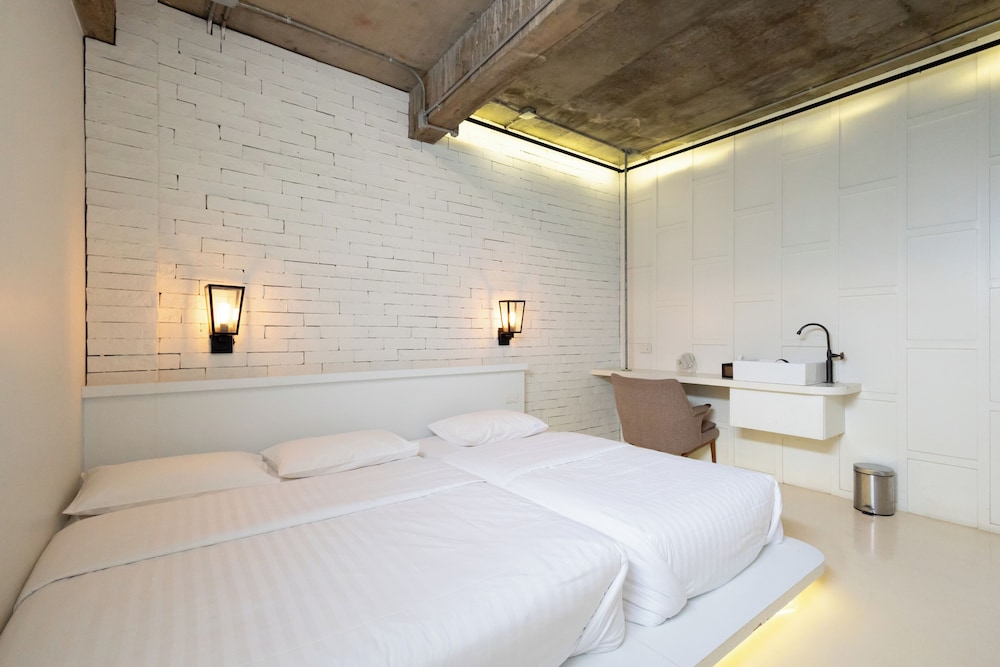 Siam Plug In Hostel 9/50