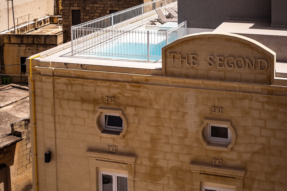 The Segond hotel 24/50