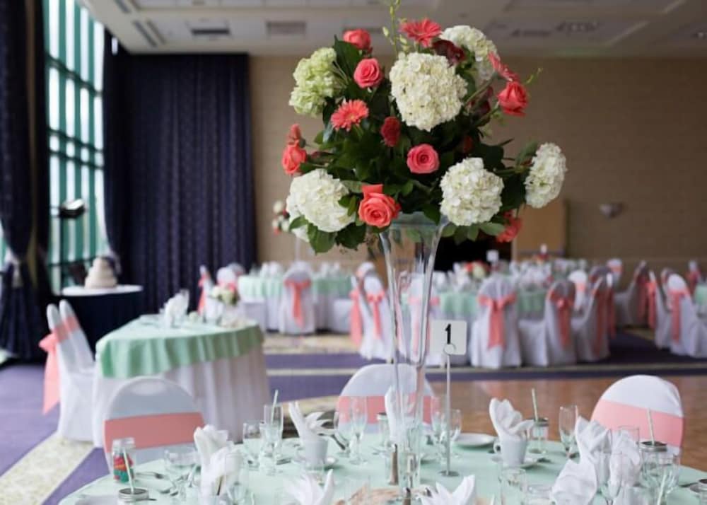 Atlantic Sands Hotel Conference Center 32/66