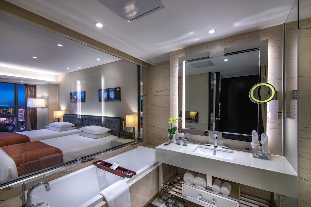 PULLMAN GUIYANG 33/74