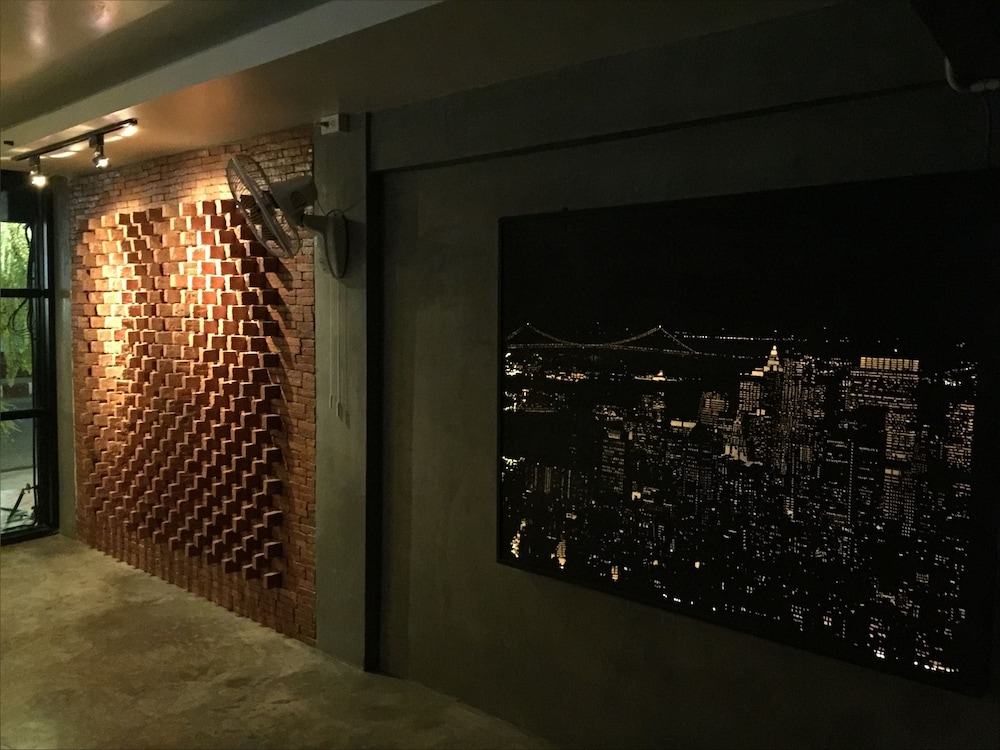84 Gallery - Hostel 24/42