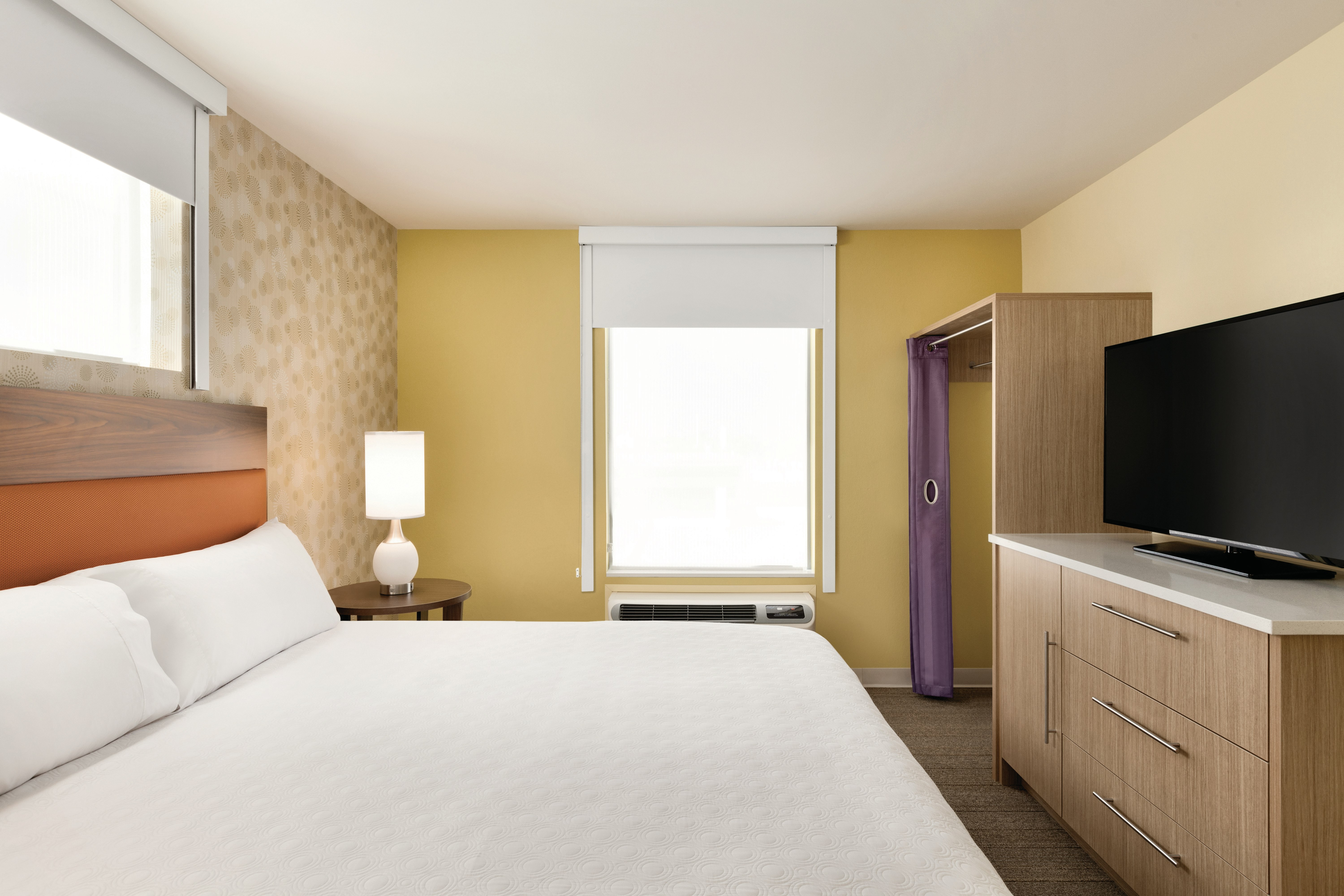 SUITE, KING BED, ACCESSIBLE