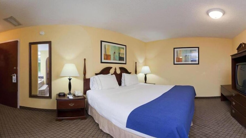 Holiday Inn Express Hotel & Suites Milton East I-10 17/73
