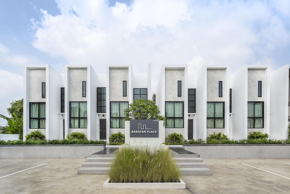 Barayan Place 2/32