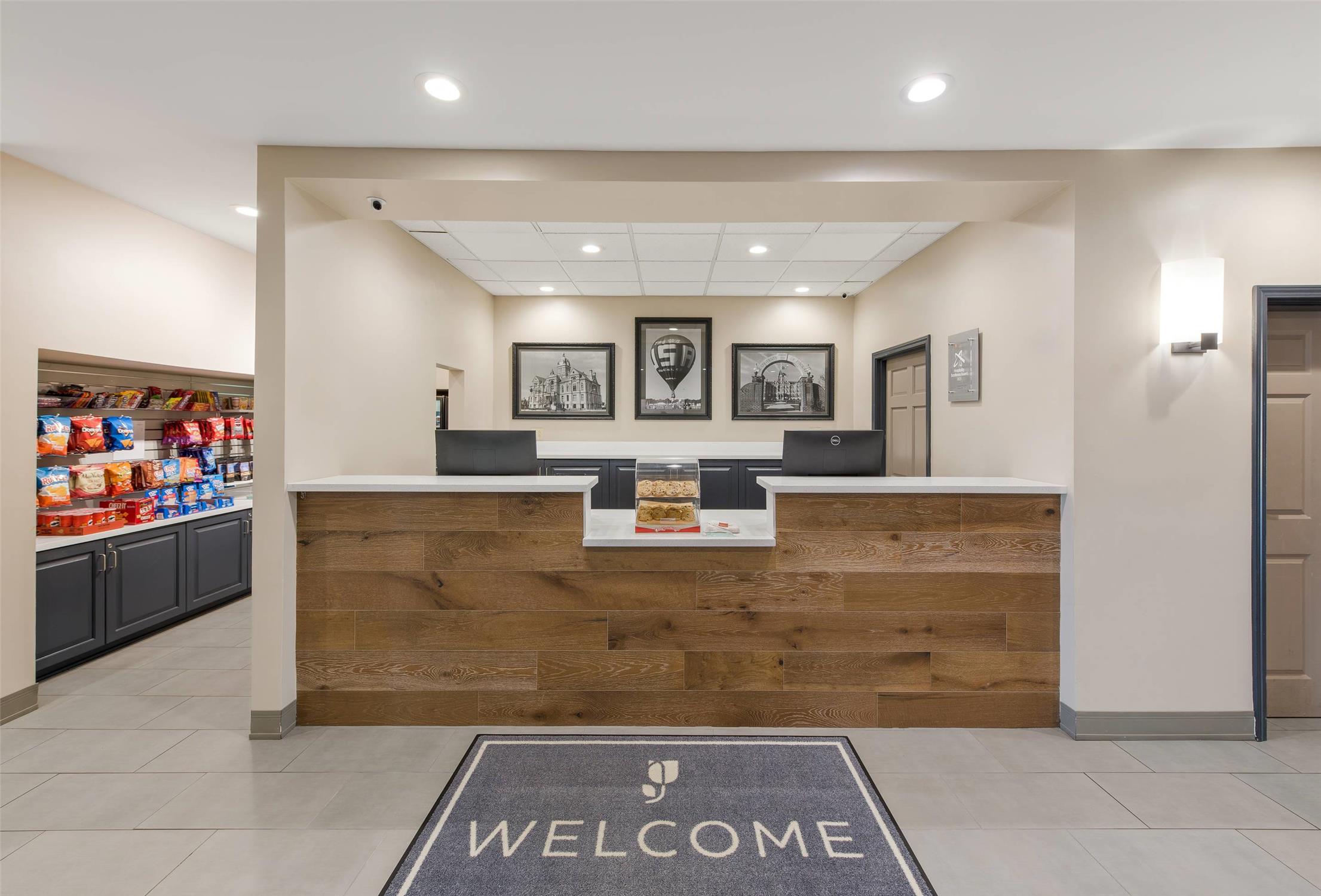 Country Inn & Suites by Radisson, Findlay, OH 3/19