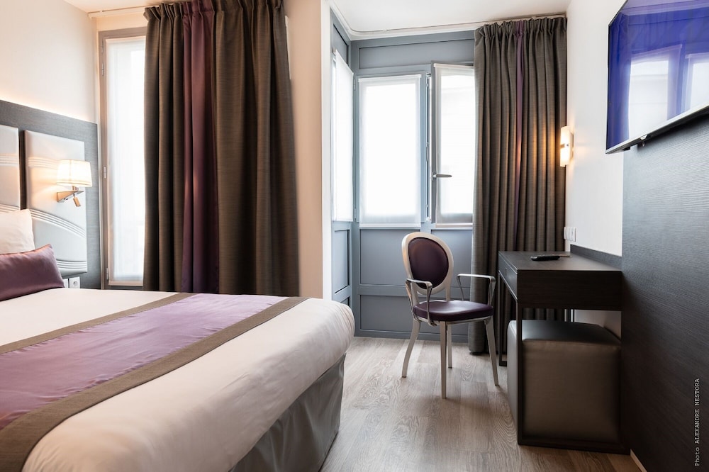 Hotel Versailles Chantiers 23/78